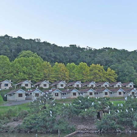 פלורס דה קוניה Pousada Parque Das Pitangueiras מראה חיצוני תמונה