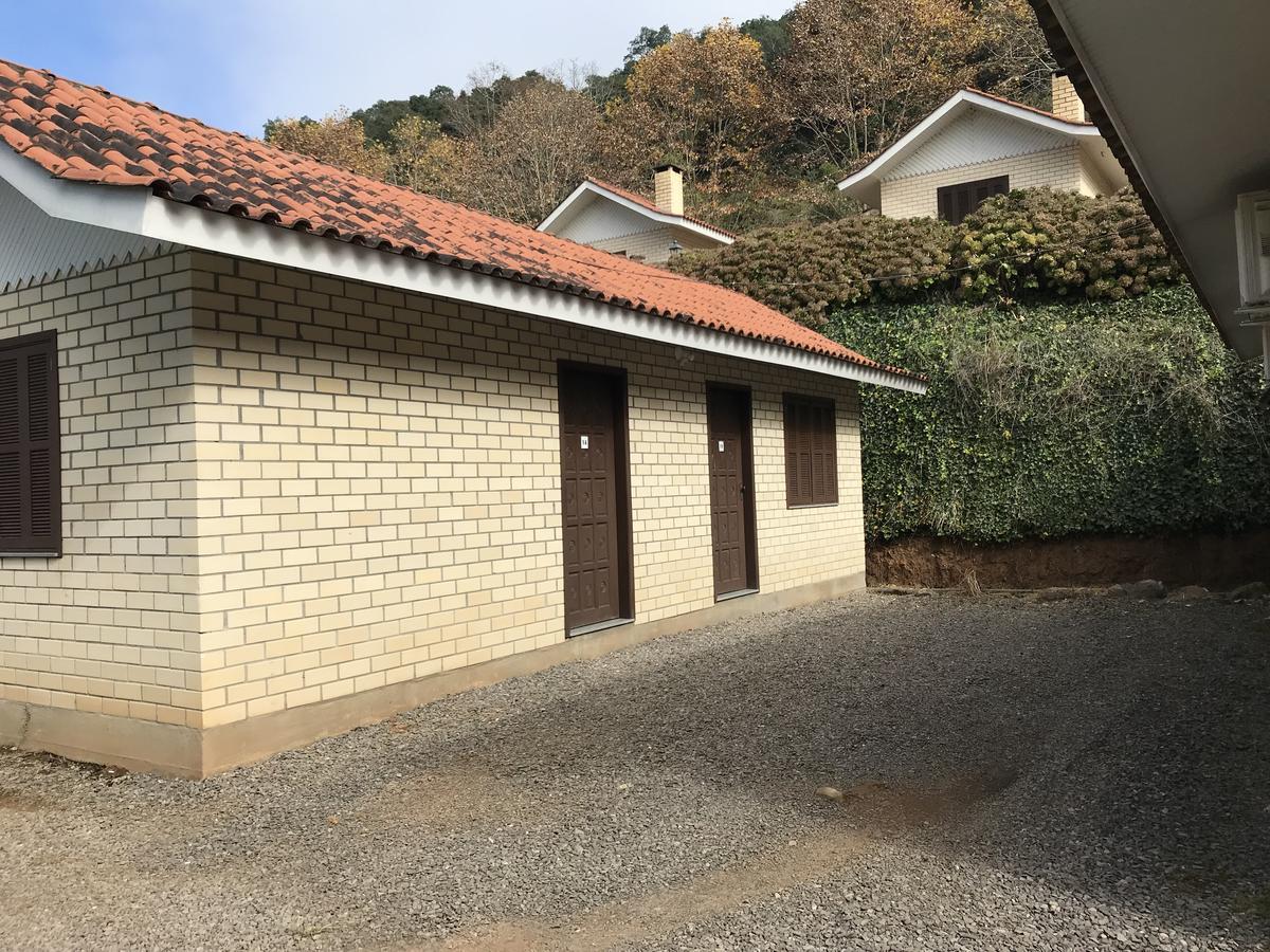 פלורס דה קוניה Pousada Parque Das Pitangueiras מראה חיצוני תמונה