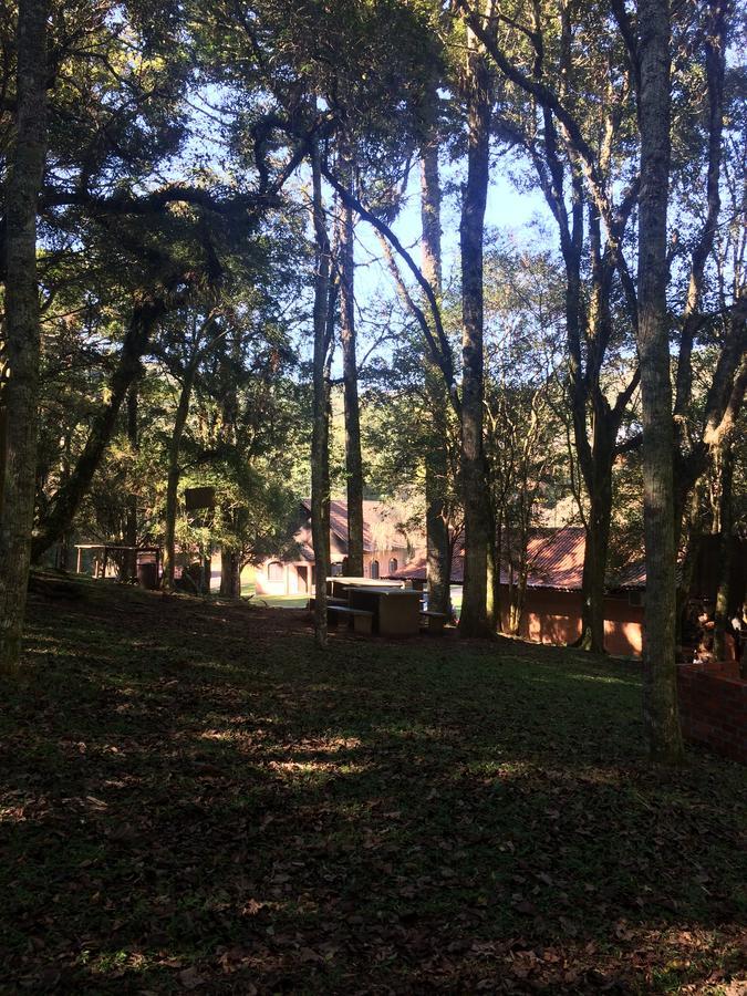 פלורס דה קוניה Pousada Parque Das Pitangueiras מראה חיצוני תמונה