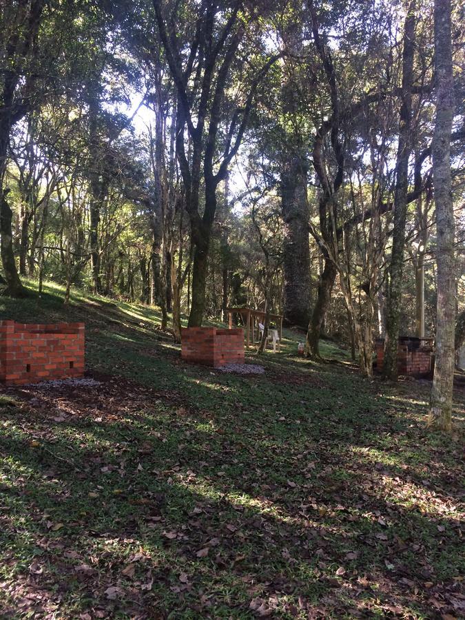 פלורס דה קוניה Pousada Parque Das Pitangueiras מראה חיצוני תמונה